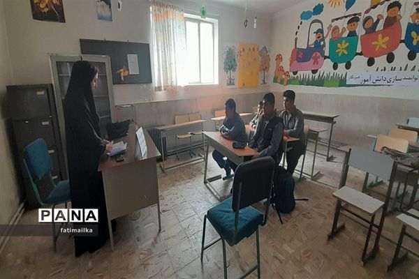 جلسه آموزشی خبرنویسی  ویژه دانش‌‌آموز‌خبرنگاران در شهرستان فیروزکوه