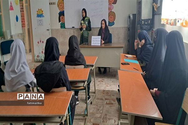 جلسه آموزشی خبرنویسی  ویژه دانش‌‌آموز‌خبرنگاران در شهرستان فیروزکوه