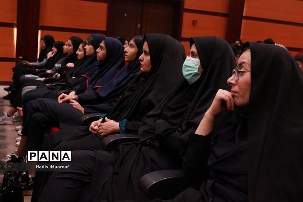 آیین تجلیل از برگزیدگان طرح‌های کارشناسی مشاوره و مراقبت در برابر آسیب‌های اجتماعی