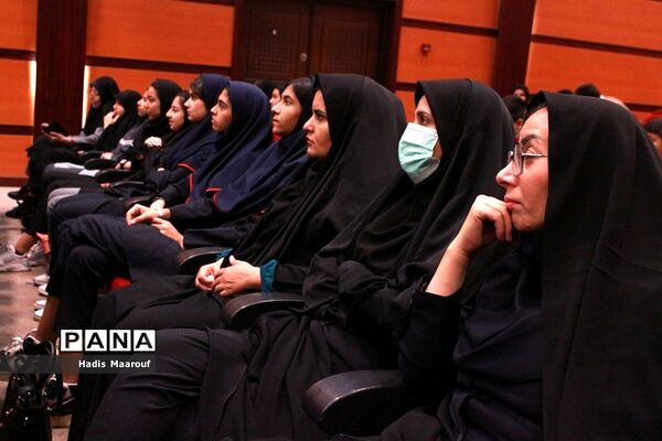 آیین تجلیل از برگزیدگان طرح‌های کارشناسی مشاوره و مراقبت در برابر آسیب‌های اجتماعی