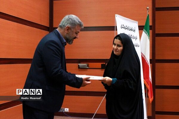 آیین تجلیل از برگزیدگان طرح‌های کارشناسی مشاوره و مراقبت در برابر آسیب‌های اجتماعی