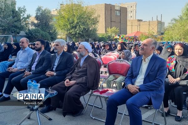 تجلیل از رتبه‌های برتر کنکور سراسری، آموزشی و پرورشی دبیرستان نمونه دولتی ارشاد