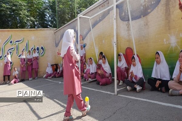 موضوع جشن جهانی روز کودک آموزشگاه شهید حسینی جوادآباد