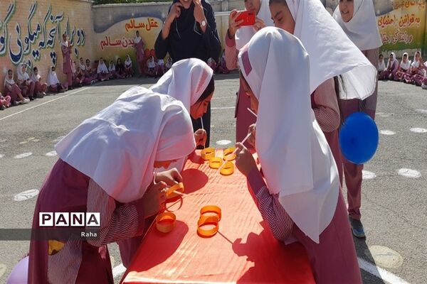 موضوع جشن جهانی روز کودک آموزشگاه شهید حسینی جوادآباد