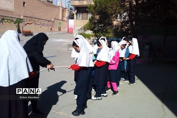 روز جهانی کودک در دبستان دخترانه سما ۲ رودهن