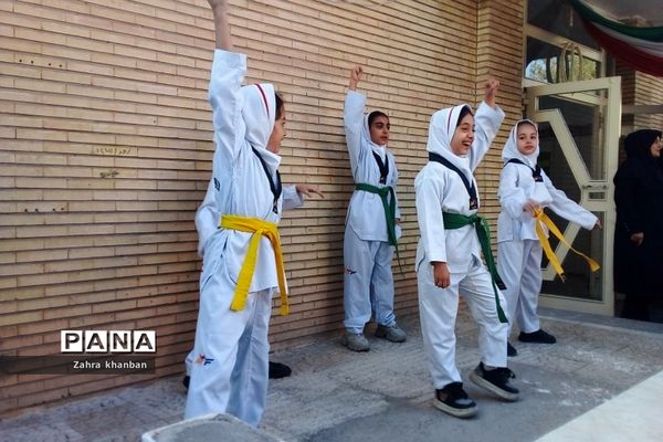 روز جهانی کودک در دبستان دخترانه سما ۲ رودهن