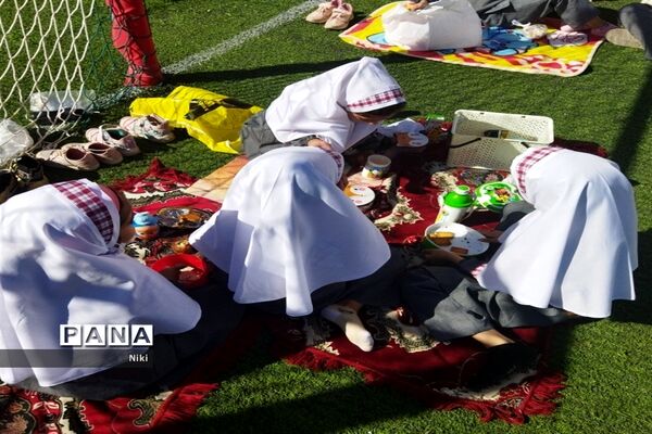 اردوی درون مدرسه‌ای در مدرسه کوثر منطقه جوادآباد