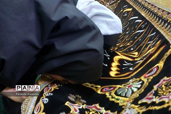 جشن هفته وحدت در دبیرستان نشاط ناحیه ۲ بهارستان‌