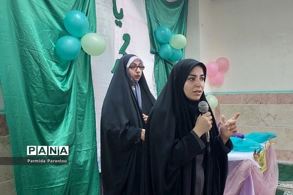 جشن هفته وحدت در دبیرستان نشاط ناحیه ۲ بهارستان‌