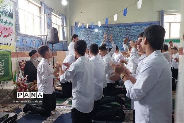 جشن دانش‌آموزی هفته وحدت در دبیرستان نمونه دولتی شهدای علم و فناوری