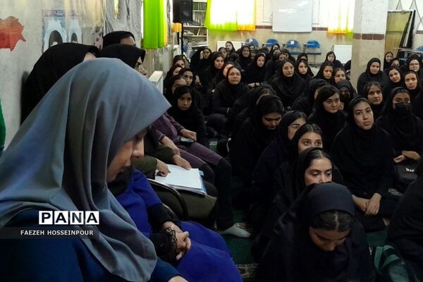 برگزاری همایش انگیزشی «بهترین خودت باش» ویژه دانش‌آموزان کنکوری در دبیرستان حکمت