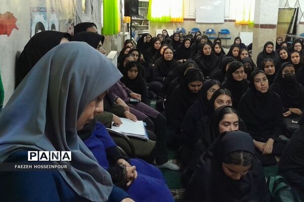 برگزاری همایش انگیزشی «بهترین خودت باش» ویژه دانش‌آموزان کنکوری در دبیرستان حکمت