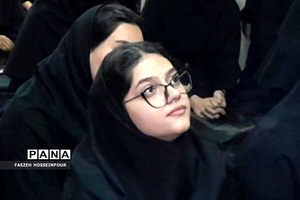 برگزاری همایش انگیزشی «بهترین خودت باش» ویژه دانش‌آموزان کنکوری در دبیرستان حکمت