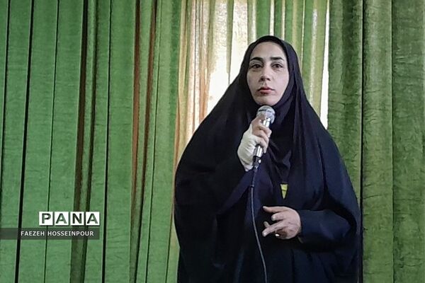 برگزاری همایش انگیزشی «بهترین خودت باش» ویژه دانش‌آموزان کنکوری در دبیرستان حکمت
