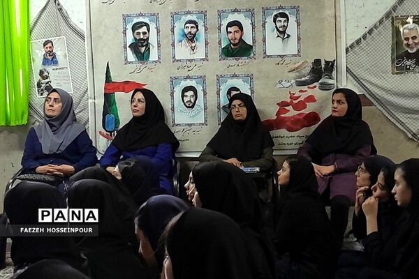 برگزاری همایش انگیزشی «بهترین خودت باش» ویژه دانش‌آموزان کنکوری در دبیرستان حکمت