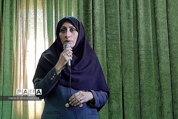 برگزاری همایش انگیزشی «بهترین خودت باش» ویژه دانش‌آموزان کنکوری در دبیرستان حکمت