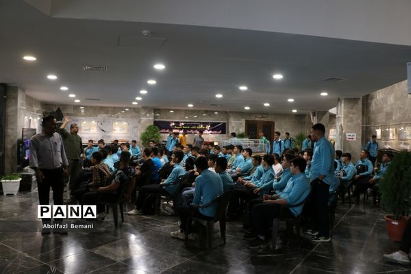 بازدید گروه‌های دانش‌آموزی از موزه دفاع مقدس قم