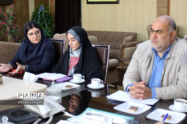 دیدار نمایندگان مجلس دانش‌آموزی با مدیرکل آموزش و پرورش آذربایجان غربی