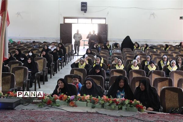 نشست یک روزه مسئولان و مدرسان سازمان دانش‌آموزی