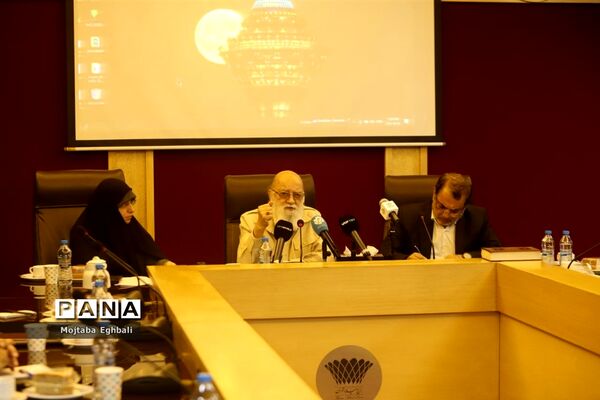 دیدار رئیس شورای شهر اسلامی شهر تهران با مهمانان اجلاس یادواره محمد الدوره