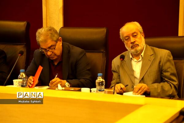 دیدار رئیس شورای شهر اسلامی شهر تهران با مهمانان اجلاس یادواره محمد الدوره