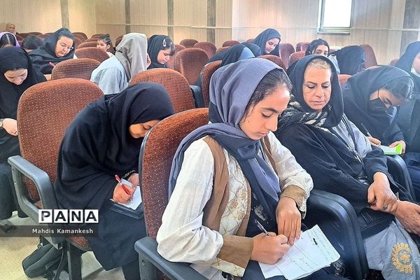 اجرای طرح هــر مدرســـه یک خبرنــــگار در پاکدشت