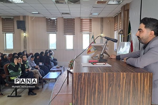 اجرای طرح هــر مدرســـه یک خبرنــــگار در پاکدشت