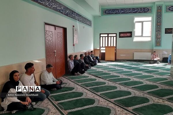 برگزاری جلسه انجمن اولیا و مربیان در دبیرستان ابن‌سینا رودهن
