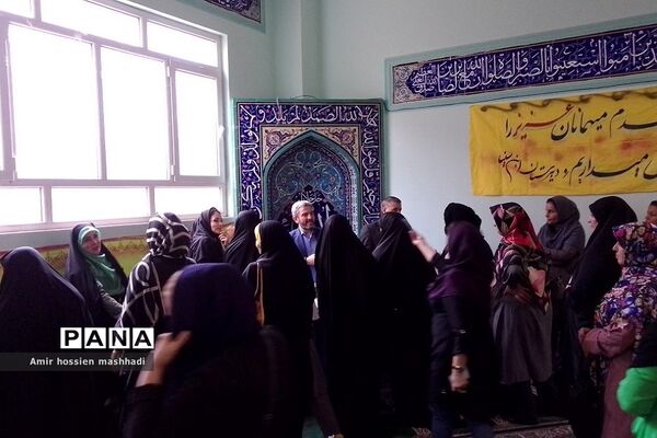 برگزاری جلسه انجمن اولیا و مربیان در دبیرستان ابن‌سینا رودهن