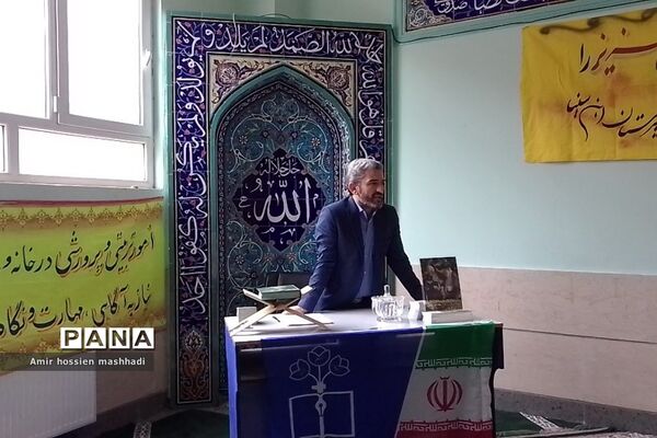 برگزاری جلسه انجمن اولیا و مربیان در دبیرستان ابن‌سینا رودهن