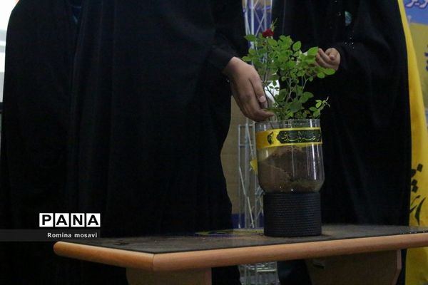 همایش تحلیف حکم مسئولان انجمن‌های اسلامی دانش‌آموزان مدارس دخترانه تبریز