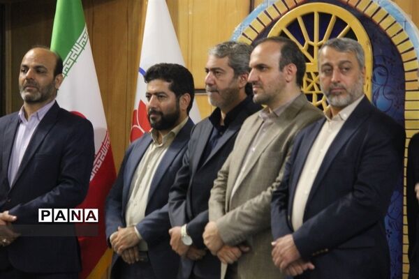 مراسم تجلیل از برگزیدگان چهل و یکمین دوره مسابقات قرآن، عترت و نماز دانش‌آموزان شهرستان کاشان
