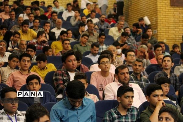 مراسم تجلیل از برگزیدگان چهل و یکمین دوره مسابقات قرآن، عترت و نماز دانش‌آموزان شهرستان کاشان