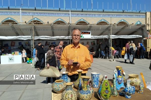 برگزاری نمایشگاه صنایع‌دستی و محصولات روستایی و عشایری در مصلی امام خمینی (ره)