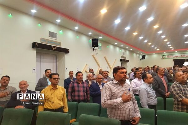 اولین جلسه انجمن اولیا و مربیان دبیرستان نمونه آیت الله خامنه‌ای کاشمر
