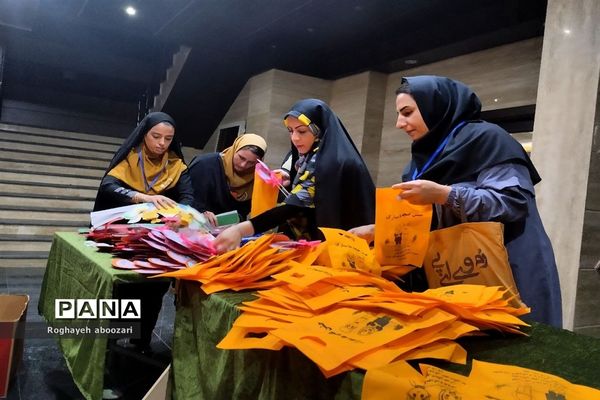 جشن غنچه‌ها در فرهنگسرای بعثت صفادشت