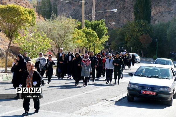 برگزاری همایش بزرگ پیاده‌روی خانوادگی در شهرستان‌فیروزکوه