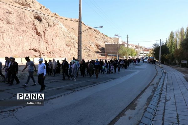 برگزاری همایش بزرگ پیاده‌روی خانوادگی در شهرستان‌فیروزکوه