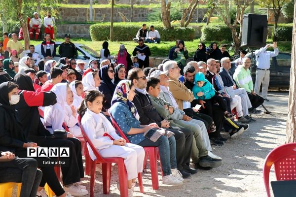 برگزاری همایش بزرگ پیاده‌روی خانوادگی در شهرستان‌فیروزکوه
