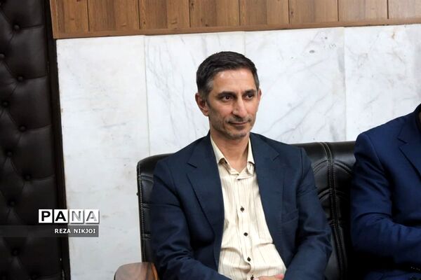 دیدار دانش‌آموزان با نیروی انتظامی شهرستان‌بهارستان