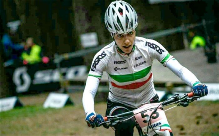 بانوی موتورسواری ایران بر بام‌ قهرمانی کشور ایستاد