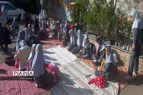 اردوی درون مدرسه ای به‌مناسبت روز جهانی کودک در دبستان لطیفه ناحیه ۷