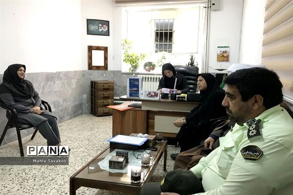 گرامیداشت هفته نیروی انتظامی در هنرستان فنی و حرفه‌ای بدیع