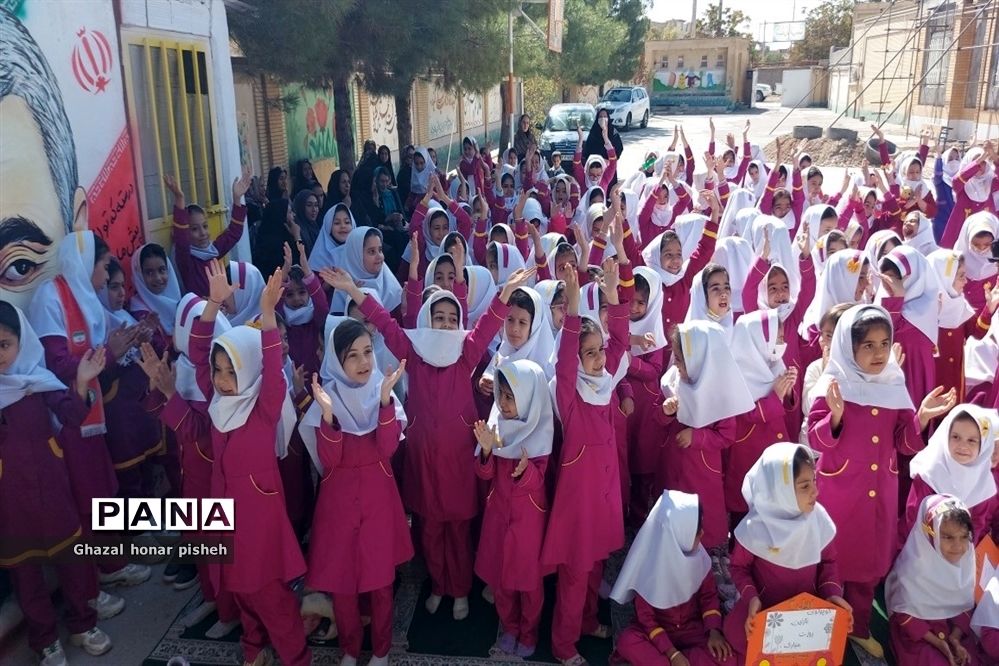 نواختن زنگ همبستگی با مردم مظلوم فلسطین در شهرستان فاروج