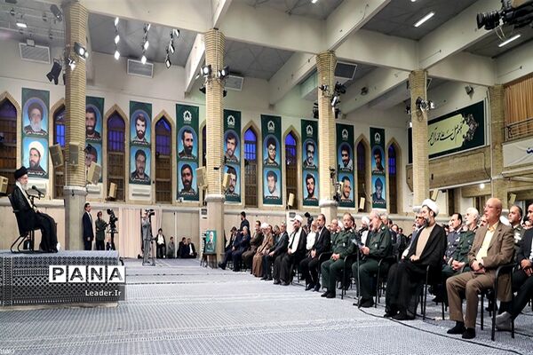 دیدار دست‌اندرکاران کنگره ملی شهدای همدان با مقام معظم رهبری