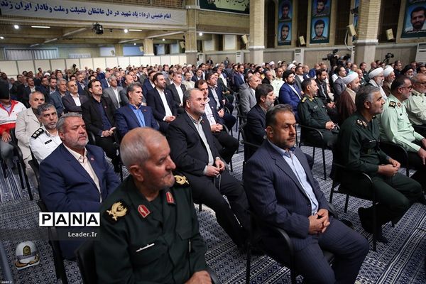 دیدار دست‌اندرکاران کنگره ملی شهدای همدان با مقام معظم رهبری