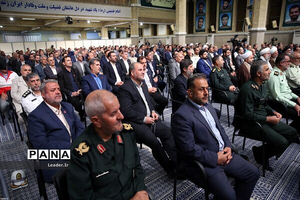 دیدار دست‌اندرکاران کنگره ملی شهدای همدان با مقام معظم رهبری