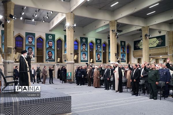 دیدار دست‌اندرکاران کنگره ملی شهدای همدان با مقام معظم رهبری