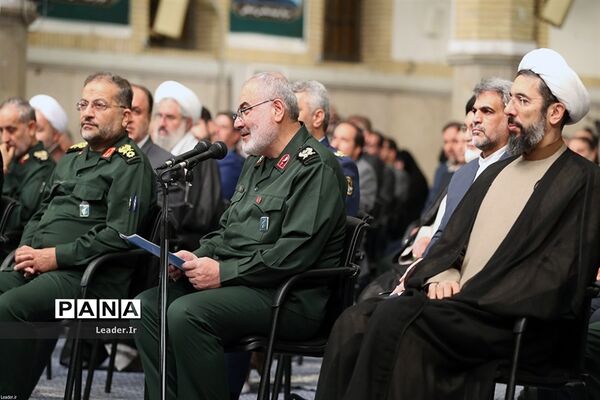 دیدار دست‌اندرکاران کنگره ملی شهدای همدان با مقام معظم رهبری