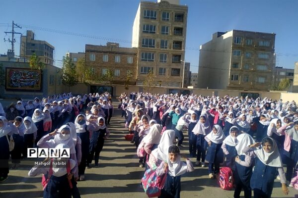 گرامیداشت هفته نیروی انتظامی در دبستان عذرا پورشهریاری